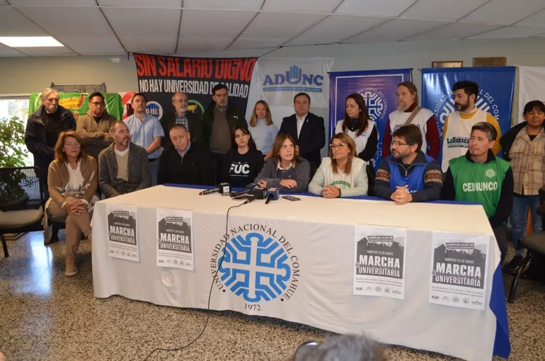 La UNCo vuelve a las calles y advierte que el conflicto universitario ya es democrático