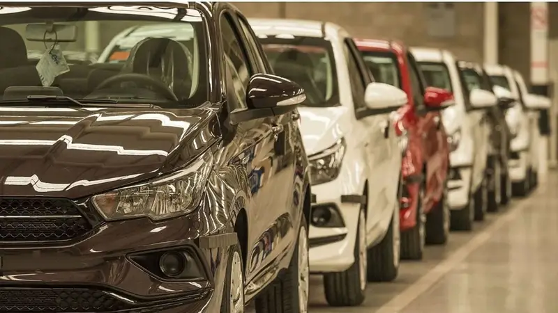 Lee más sobre el artículo Las dos caras del mercado automotor: crecen los autos de lujo mientras cae la industria nacional