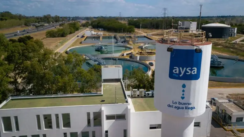 La Justicia frenó la privatización de AySA y le asestó un revés al Gobierno