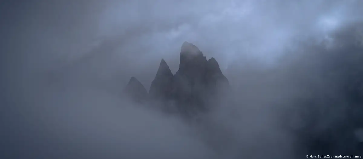 En este momento estás viendo Un universo invisible en la niebla: científicos descubren comunidades vivas suspendidas en el aire