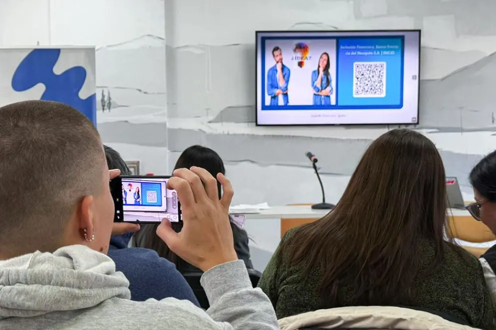 En este momento estás viendo Neuquén apuesta a la inteligencia artificial para impulsar los emprendimientos jóvenes