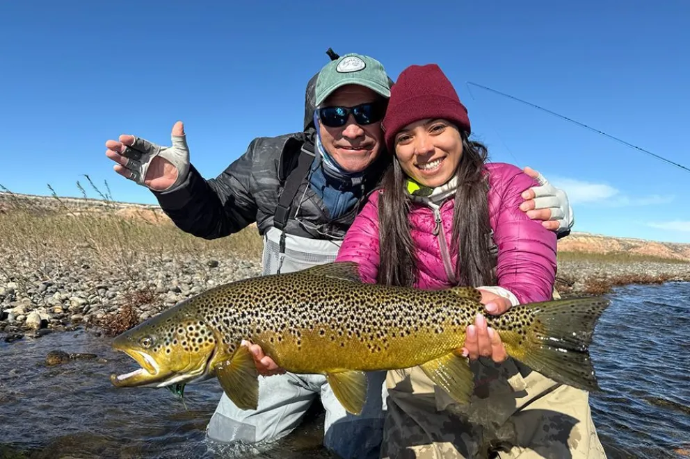 En este momento estás viendo La pasión por la pesca encontró su lugar junto al lago de El Chocón