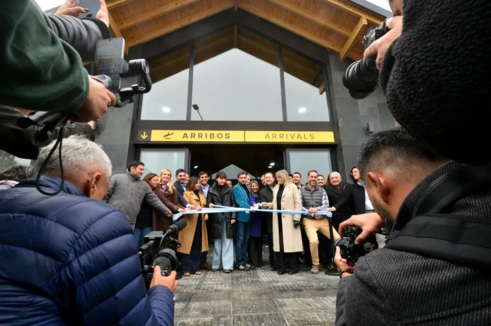 En este momento estás viendo Chapelco estrena su renovado aeropuerto y Neuquén llega a la temporada invernal con una obra clave terminada
