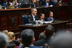 Lee más sobre el artículo Adorni adelantó su presentación ante el Senado en medio de cuestionamientos por su patrimonio