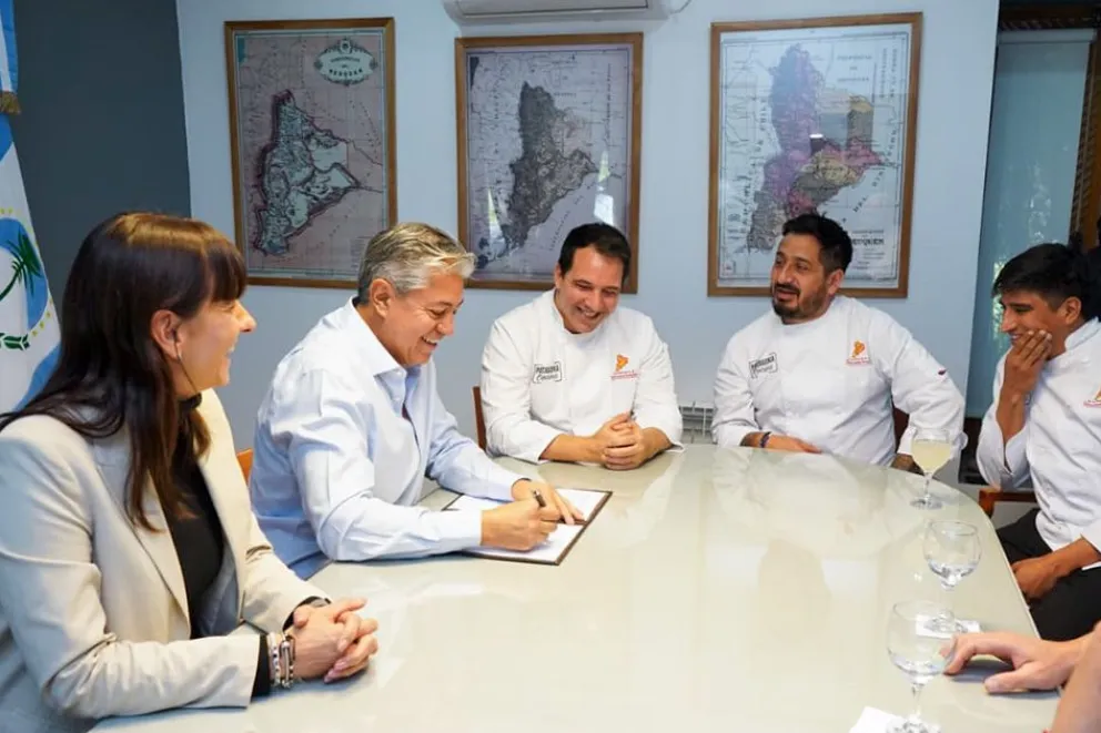 Figueroa impulsa la gastronomía neuquina con un acuerdo para fortalecer la identidad provincial