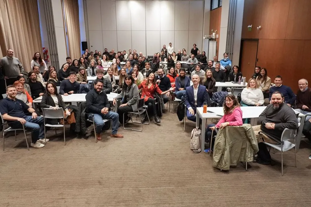 Más de 100 comunicadores y técnicos trabajaron para fortalecer la atención a los neuquinos