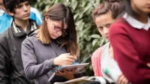 Lee más sobre el artículo El empleo registrado sigue en retroceso y la recuperación económica no logra generar nuevos puestos de trabajo