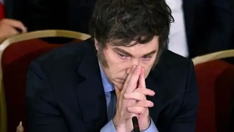 En este momento estás viendo El Gobierno quedó sin foto con la Selección y descartó el feriado tras el regreso del plantel
