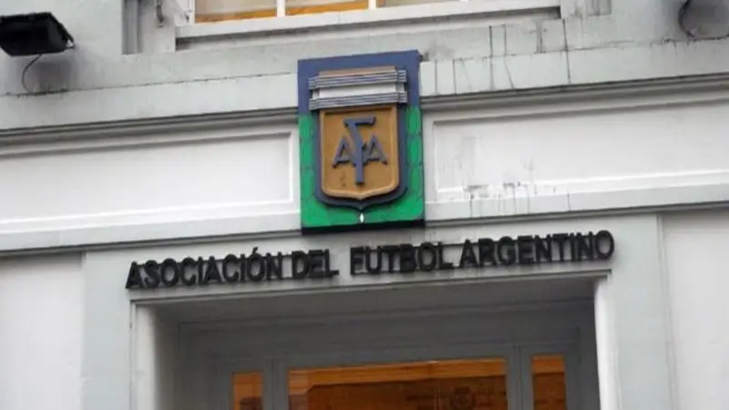 En este momento estás viendo La AFA negó que Claudio «Chiqui» Tapia haya sido citado por la Justicia de Estados Unidos