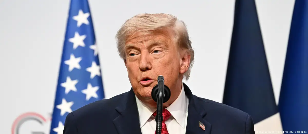 En este momento estás viendo Trump restablece el bloqueo naval a Irán y propone cobrar por proteger a los buques en el estrecho de Ormuz