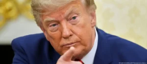 Lee más sobre el artículo Trump amenaza con atacar puentes y centrales eléctricas si Irán vuelve a bloquear el estrecho de Ormuz