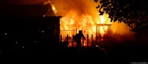 Lee más sobre el artículo Incendios obligan a evacuar a decenas de miles de personas en el sur de Europa
