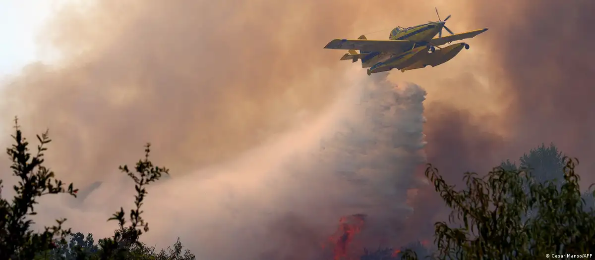 España enfrenta el mayor incendio forestal de su historia reciente