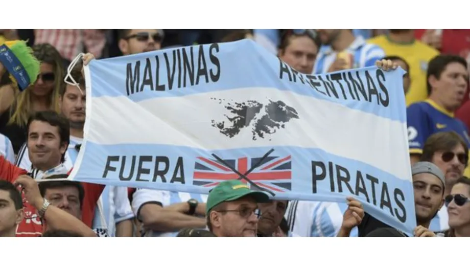 En este momento estás viendo Malvinas no entran al estadio: la FIFA prohíbe las banderas en la semifinal entre Argentina e Inglaterra