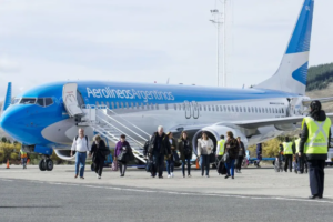 Lee más sobre el artículo Neuquén levanta vuelo: más de 180 frecuencias semanales para un invierno récord