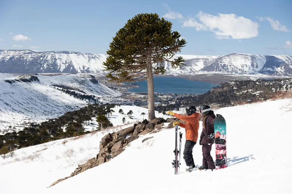 En este momento estás viendo Neuquén se viste de blanco: seis montañas y muchas maneras de encontrarse con la nieve