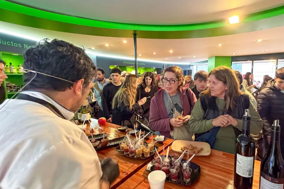 Neuquén promociona sus vinos, sabores y destinos turísticos en la Expo Rural 2026
