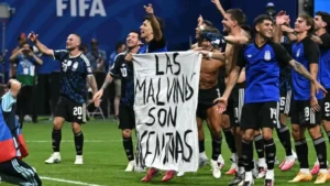 Lee más sobre el artículo La bandera de Malvinas fue el momento más comentado del Argentina-Inglaterra en las redes sociales
