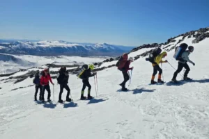 Lee más sobre el artículo Un aula a cielo abierto recorre Neuquén para formar a los futuros guías de trekking