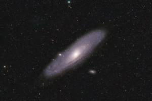 Lee más sobre el artículo El nacimiento de los gigantes cósmicos: una científica argentina ayudó a revelar cómo se forman las galaxias más masivas
