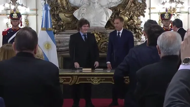 Diego Santilli asumió como jefe de Gabinete y Milei apuesta a relanzar su gestión