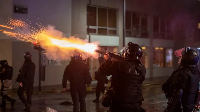 El Congreso volvió a ser escenario del conflicto: la protesta siguió pese al retroceso del Gobierno