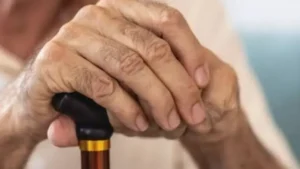 Lee más sobre el artículo Unos 27.000 jubilados volvieron a trabajar mientras crece el endeudamiento de los adultos mayores