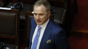 Lee más sobre el artículo La oposición quiere citar al embajador de Estados Unidos por las amenazas a una cooperativa de Neuquén