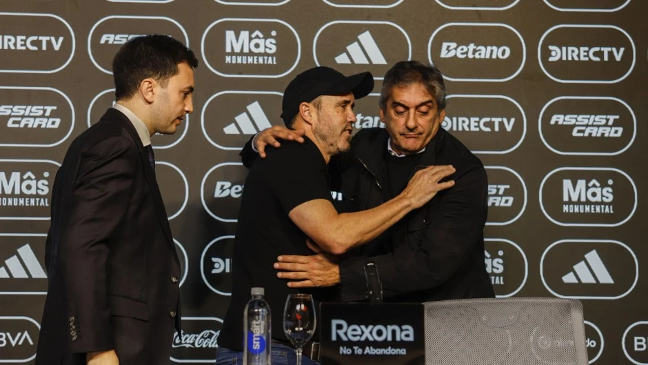 River se queda sin respuestas: Coudet se fue y la bronca de los hinchas volvió contra Di Carlo