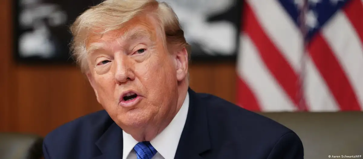 En este momento estás viendo Trump endurece su postura y exige a Irán elegir entre un acuerdo o la “rendición total”