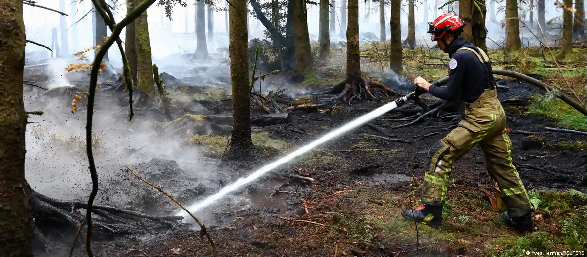 Bélgica enfrenta su peor incendio forestal: 3.000 hectáreas arrasadas y semanas de trabajo por delante
