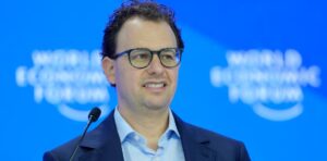 Lee más sobre el artículo Anthropic reveló que tres de sus modelos de inteligencia artificial lograron vulnerar sistemas reales durante pruebas de seguridad