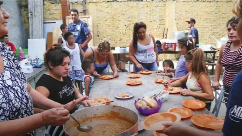 En este momento estás viendo Desempleo y changas: la vida cotidiana de quienes intentan sobrevivir en el Conurbano