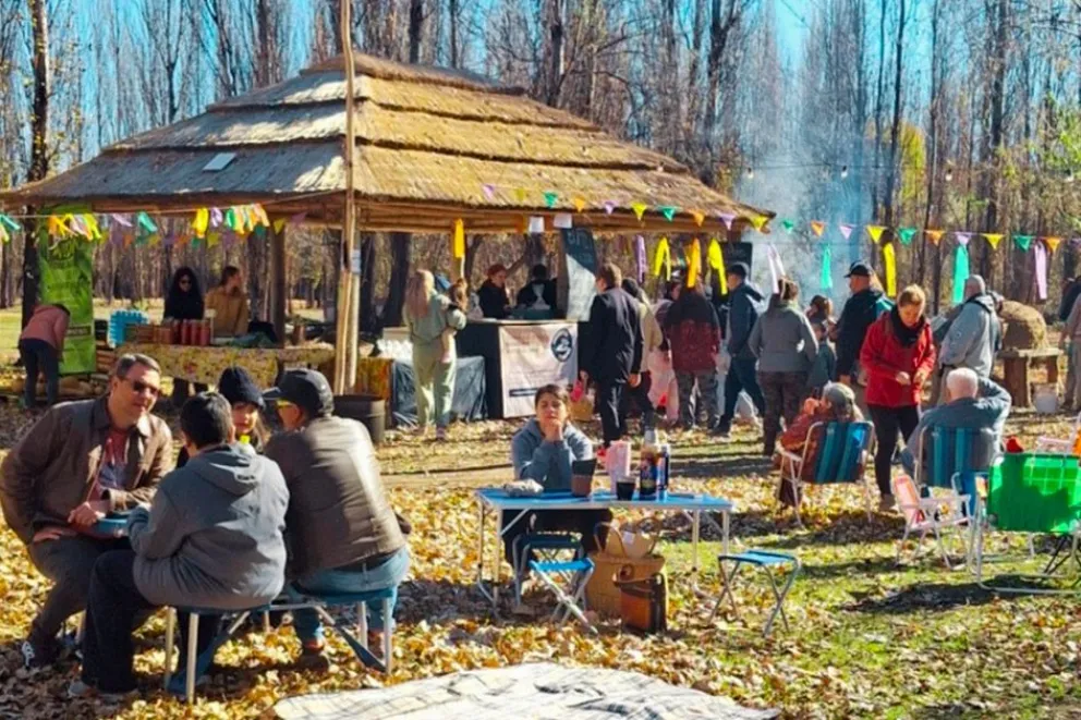En este momento estás viendo La Feria Buena Vida invita a descubrir los sabores y saberes de los productores neuquinos