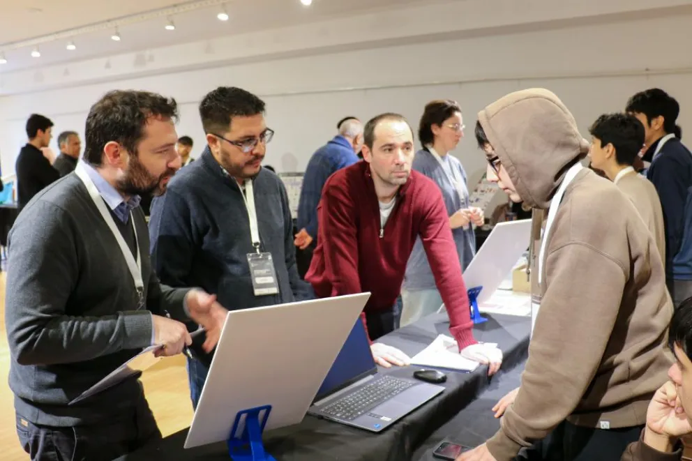 Jóvenes neuquinos desarrollaron proyectos de inteligencia artificial con impacto social