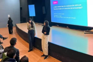 Lee más sobre el artículo Neuquén impulsa soluciones innovadoras para aprovechar los residuos de vidrio