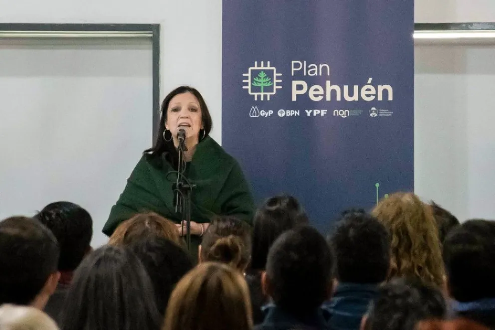 Casi 600 notebooks llegan a escuelas neuquinas para ampliar el acceso a la tecnología
