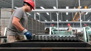 Lee más sobre el artículo La industria se hundió 5% en julio y casi todos los sectores terminaron en rojo