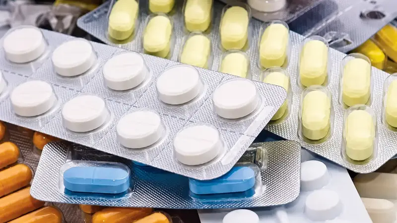 La crisis vuelve a empujar a los argentinos al trueque de medicamentos