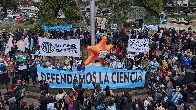 En este momento estás viendo Más de 1.000 científicos del CONICET vuelven a movilizarse tras tres años de espera