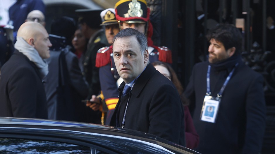 En este momento estás viendo Adorni declaró que ganó 600 mil dólares con Bitcoin antes de llegar al Gobierno