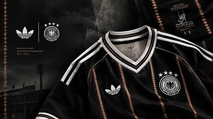 En este momento estás viendo Alemania estrenó la última camiseta de Adidas después de 72 años de historia