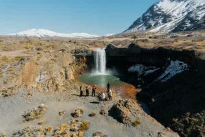 Lee más sobre el artículo Caviahue-Copahue: el último refugio del invierno entre nieve, termas y volcanes
