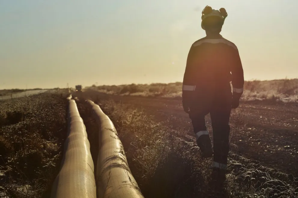 En este momento estás viendo Riego en Vaca Muerta: Neuquén busca que el petróleo también financie una nueva frontera productiva