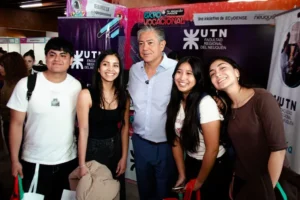 Lee más sobre el artículo Multitudinaria primera jornada de la Expovocacional en Neuquén