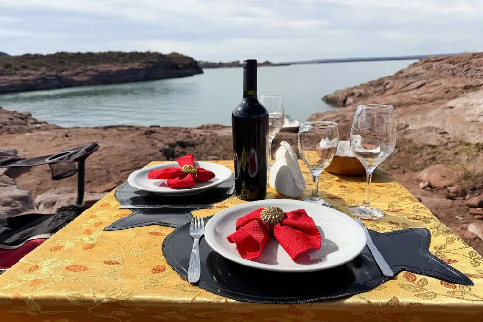 El Chocón: una escapada donde los dinosaurios, el lago y la gastronomía se encuentran