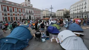 Lee más sobre el artículo De “fingir demencia” a los acampes: la vivienda se convirtió en una batalla generacional
