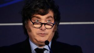 Lee más sobre el artículo El 57,5% pide un cambio de rumbo y Bullrich supera a Milei en imagen