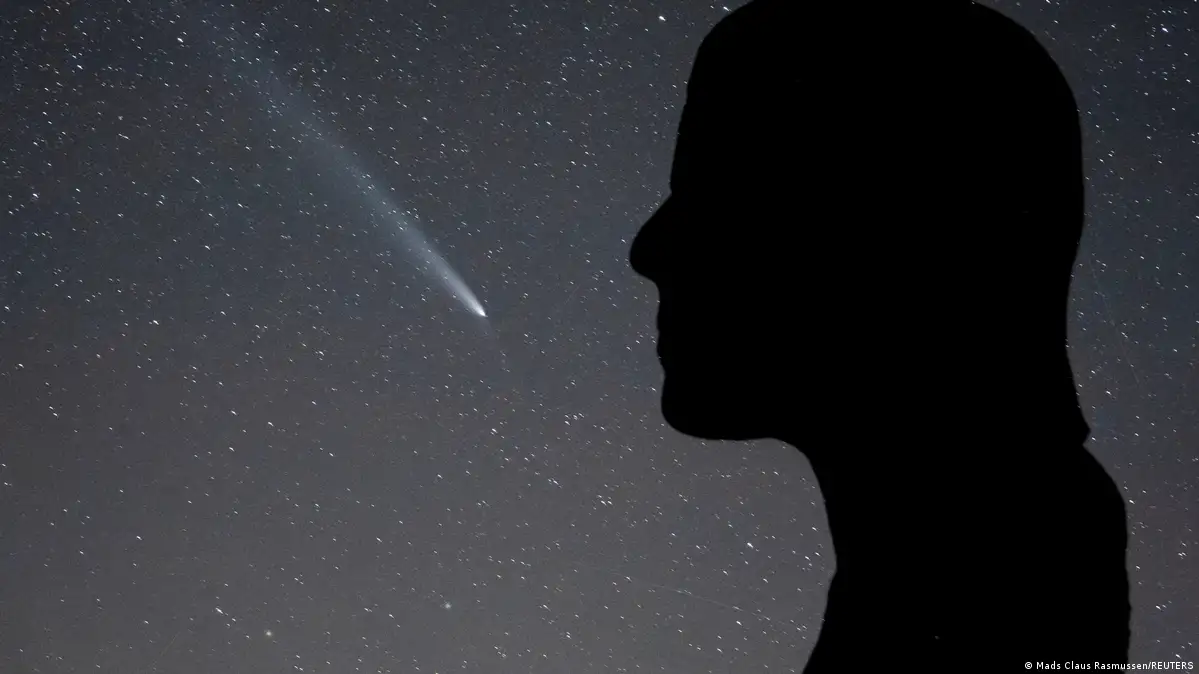 ¿Cometas o casualidad? Un estudio de Cambridge cuestiona cómo llegaron a la Tierra los ingredientes de la vida