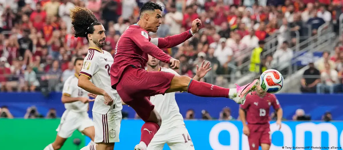 En este momento estás viendo Cristiano Ronaldo recibe 30 días de suspensión por abandonar la concentración de Portugal